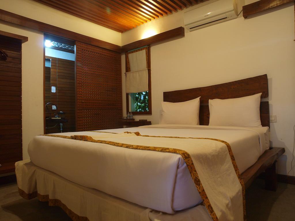 Flores Gallery Hotel Bandung Room photo
